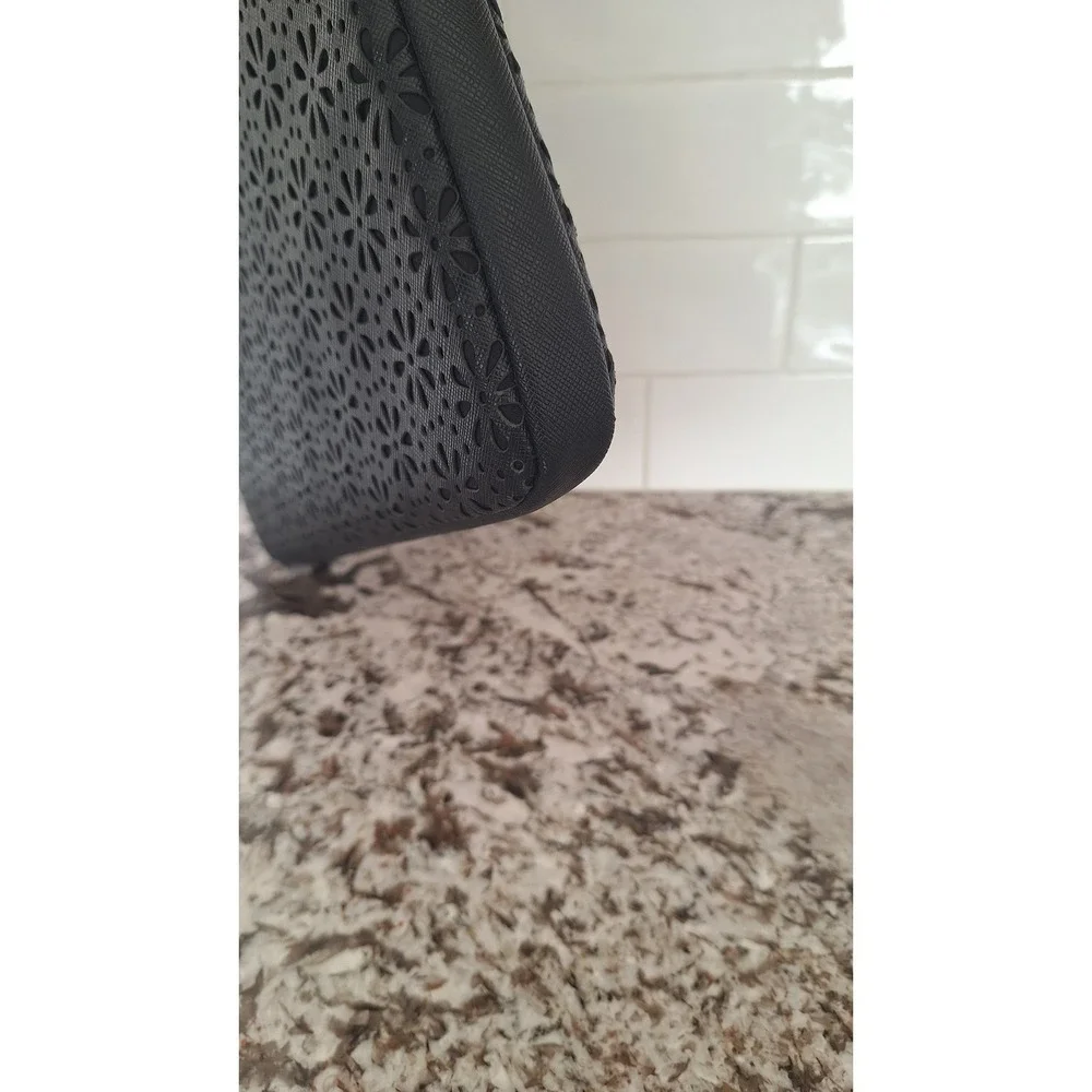 Kate Spade Black Floral Laptop Case‎ Zip Up